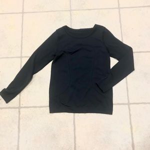 Black lululemon long sleeved shirt
